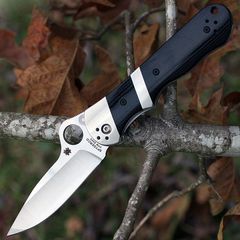 Фото Нож складной Lil' Sub-Hilt™ by Butch Vallotton - Spyderco 224GP, сталь Crucible CPM® S30V™ Satin Plain, рукоять стеклотекстолит G10, чёрный