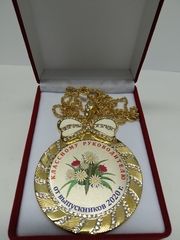 Медаль со стразами 