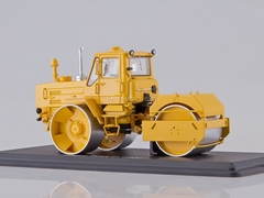 Roller SD-802 T-150 yellow 1:43 Start Scale Models (SSM)