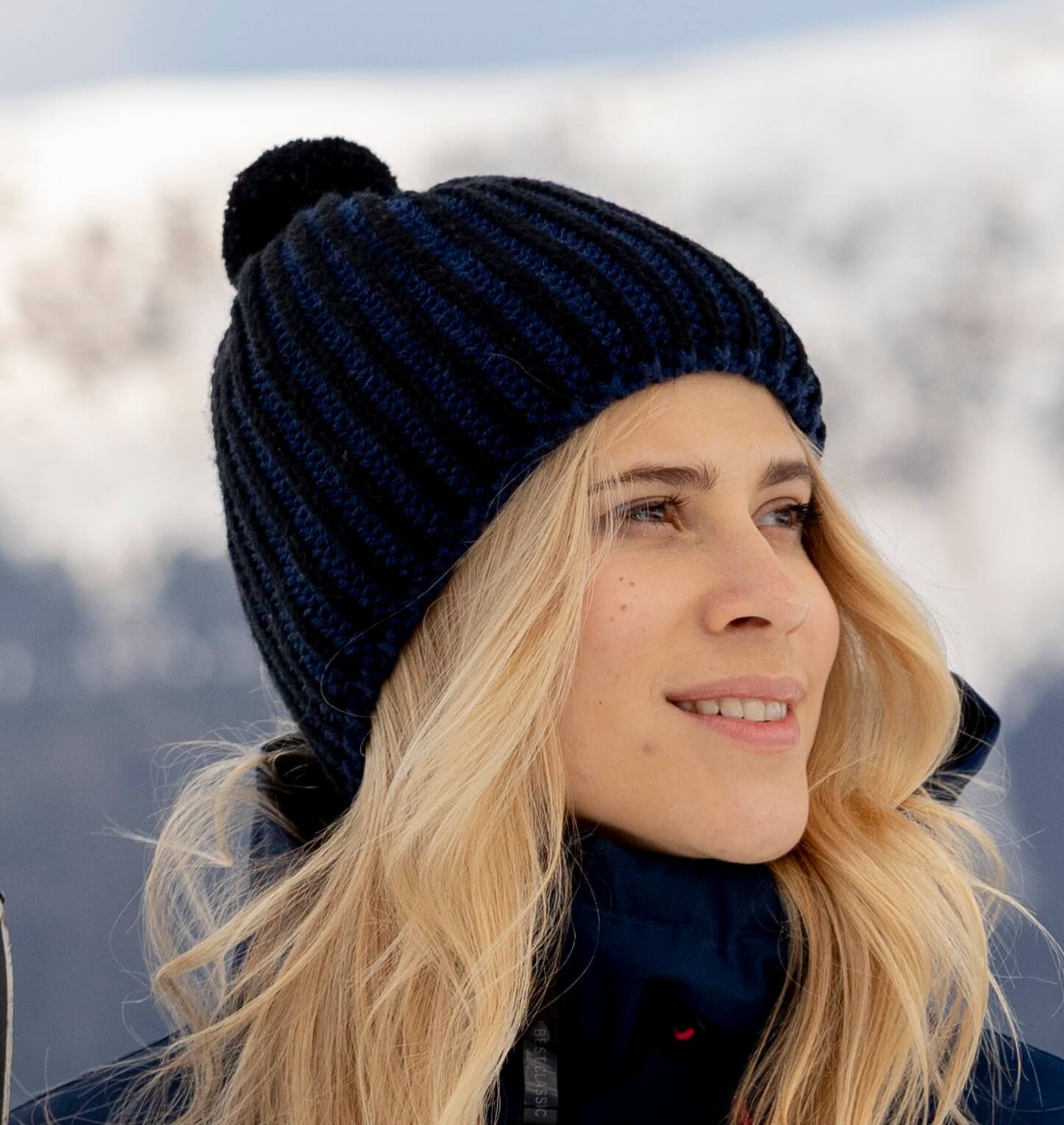 Вязаная шапка с шерстью Nordski Wool черная-синяя - 7