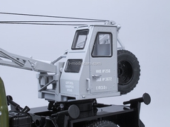 ZIL-164 Truck Crane LAZ-690 khaki-gray Start Scale Models (SSM) 1:43