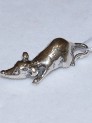 Крыска (кулон из серебра).
