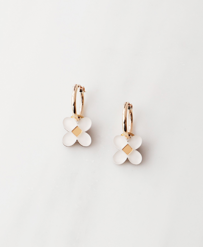 Серьги Bella Hoops in Ecru