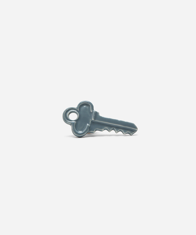 Брошь KEY GREY