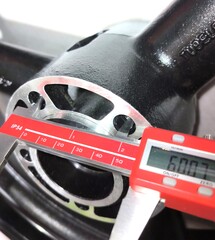 Передний колёсный диск Tarazon для Suzuki GSXR600 2001-2005 г.в., черный
