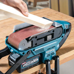 Аккумуляторная ленточная шлифовальная машина Makita BS001GZ