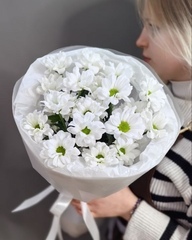 Букет из 3 кустовых ромашковых хризантем