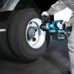 Аккумуляторный ударный гайковёрт XGT Makita TW010GZ01