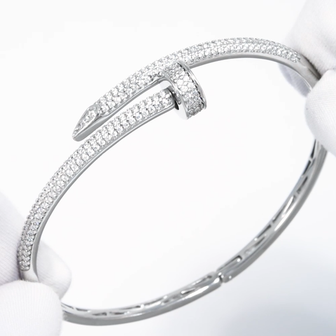 Браслет жесткий ГВОЗДЬ из серебра 925 пробы в обсыпке style by CARTIER