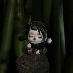 Случайная фигурка POP MART. Skullpanda: The Ink Plum Blossom