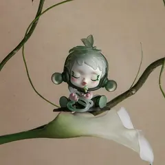 Случайная фигурка POP MART. Skullpanda: The Ink Plum Blossom