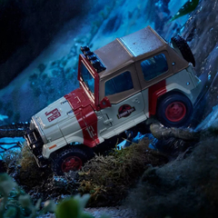 Набор фигурок Transformers Jurassic Park x Transformers Dilophocon and Autobot