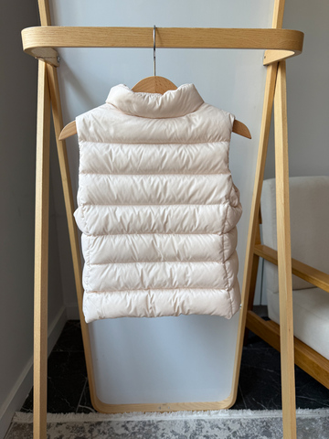 Пуховый жилет Moncler, 104