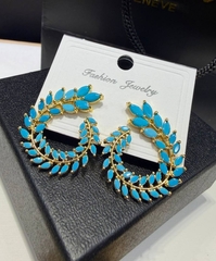 komplekt-ukrashenij-kole-sergi-kolco-v-stile-chopard-s-vstavkami-pod-biryuzu