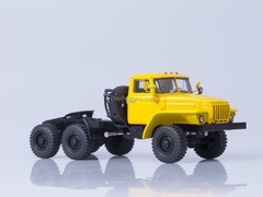 Ural-44202 6x6 truck tractor yellow 1:43 AutoHistory