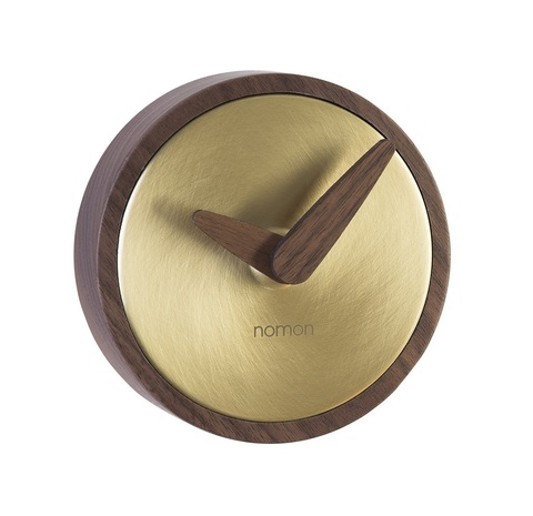 Фото: Настенные часы Nomon Atomo Pared Gold (корпус - орех/основание - латунь/стрелки - орех). D=10см, H=10,5см - основной вид