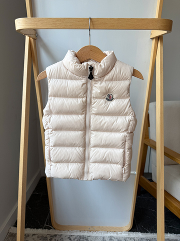 Пуховый жилет Moncler, 104