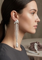 34593- Серьги FISH SkELETON в стилистике SCHIAPARELLI цвет серебро/золото