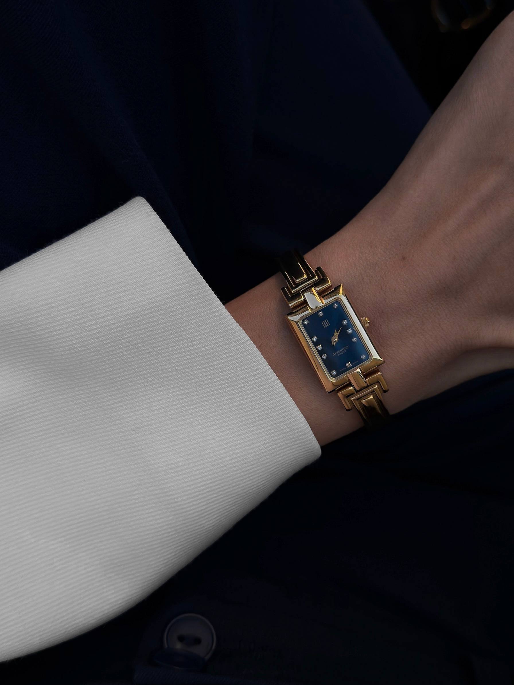 Винтажные часики Givenchy🪨 — фото 2