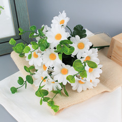 Ромашки искусственные с травкой, Белые, 15 голов, 5 веток, 37 см., набор 2 букета