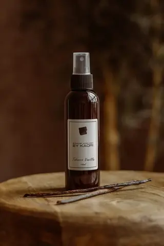 Лосьон-спрей для легкого расчесывания волос ТАБАК ВАНИЛЬ (TOBACCO VANILLA)