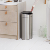 Мусорный бак Touch Bin New 40 л матовый с защитой от отпечатков пальцев, артикул 114809, производитель - Brabantia, фото 4