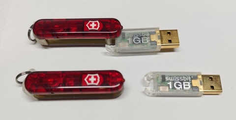 Брелок Victorinox Victorinox Swissmemory 1GB, 58 mm Red (4.6076.TG1)