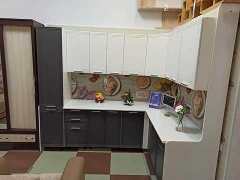 угловой кухонный гарнитур АЛИНА 2,4*1,7 м