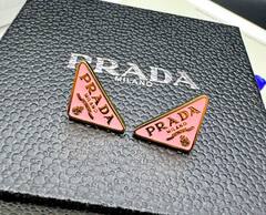 20248 - Серьги- пусеты треугольники PRADA с эмалью в позолоте