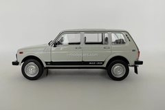 VAZ-2131 Niva Lada 5-door white 1:24 Legendary Soviet cars Hachette #82