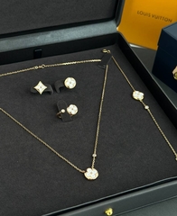 kole-lv-blossom-s-krugloj-podveskoj-pink-vgold-lux