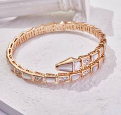braslet-zmeya-serpenti-v-rozovoj-pozolote-s-perlamutrom-i-cirkonami-vgold