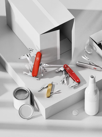 Мультитул VICTORINOX Companion Slim Alox (0.8170.20) red