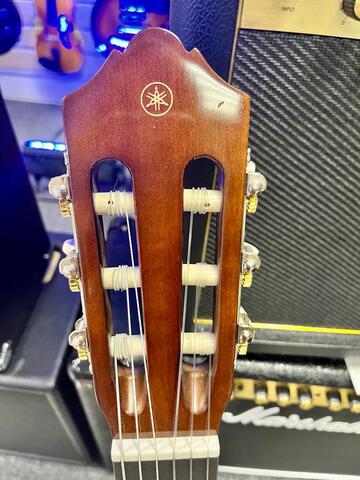 YAMAHA  C40