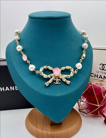 Колье CHANEL Бант с розовым камнем