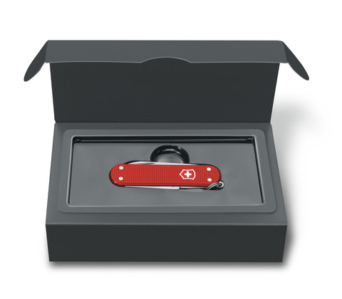 Нож-брелок Victorinox Classic Alox LE 2018, Berry Red (0.6221.L18)