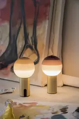 Настольный светильник Dipping Light Portable кремовый-матовая латунь