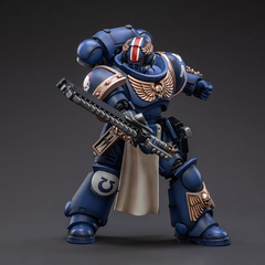 Фигурка Warhammer 40,000: Ultramarines Primaris Lieutenant Horatius