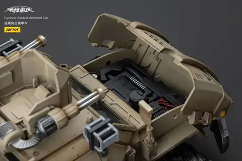 Бронированный автомобиль Cyclone Assault масштаб 1/18 JoyToy
