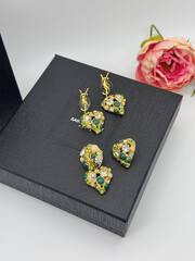 sergi-assimetrichnye-s-cvetnymi-vstavkami-new-collection-summer-2026-ysl