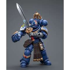 Фигурка Warhammer 40K Ultramarines Lieutenant with Power Fist