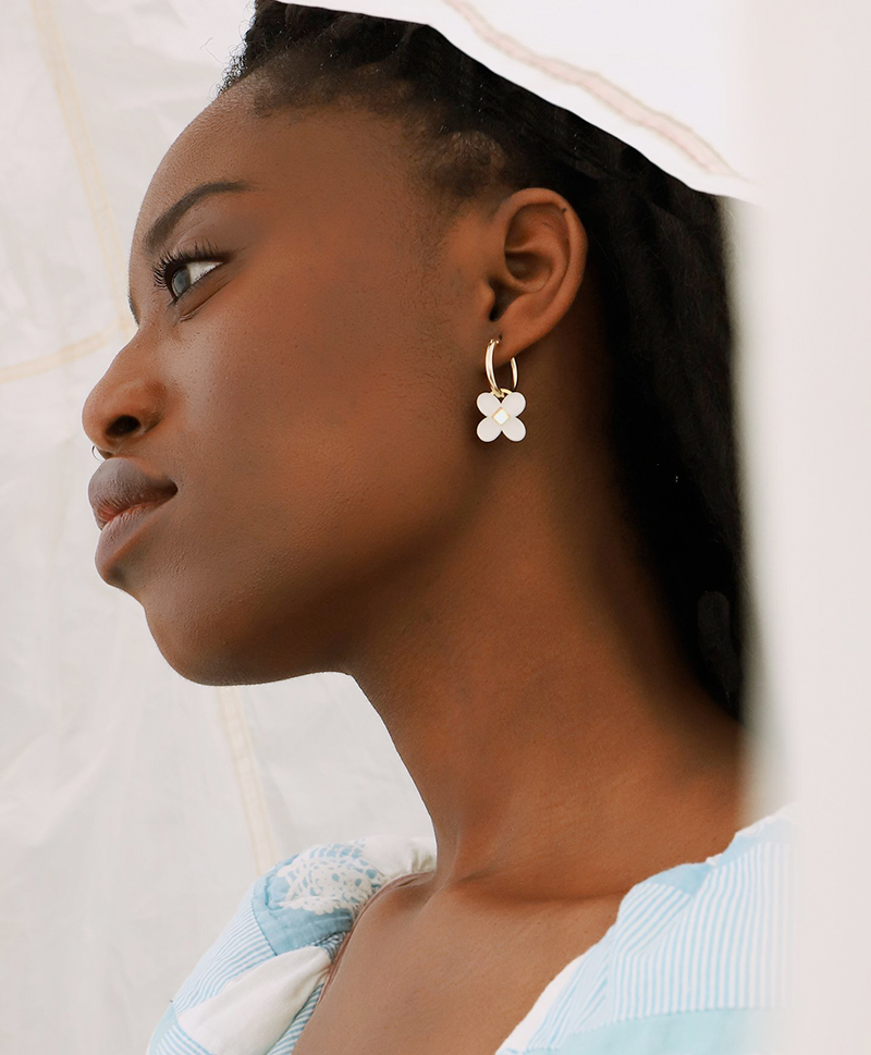 Серьги Bella Hoops in Ecru