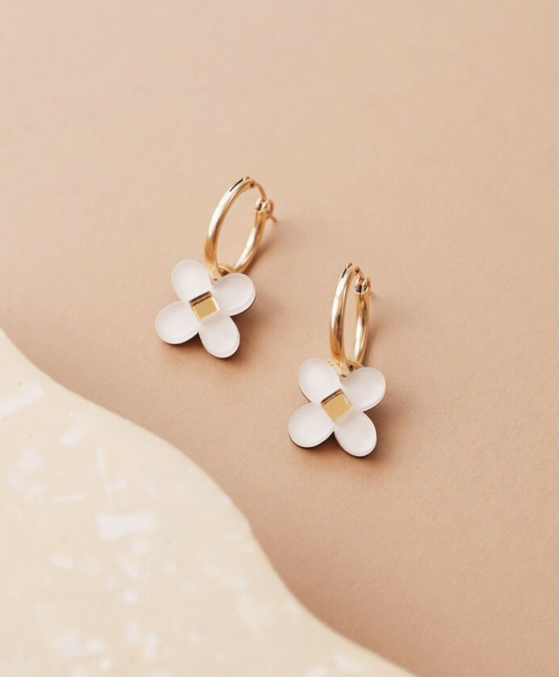 Серьги Bella Hoops in Ecru