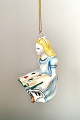 Ёлочная игрушка Алиса в стране чудес