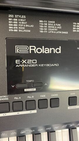 Синтезатор Roland E-X20