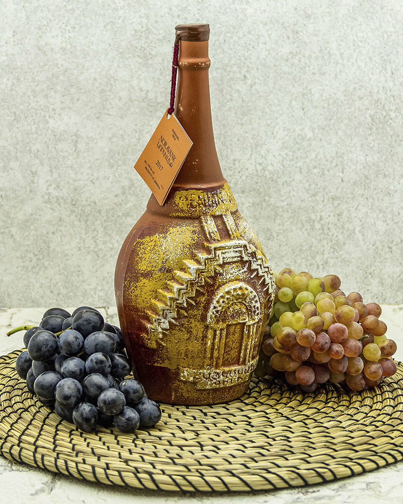 Вино Maran Winery Нораванк Красное сухое в Кувшине 2017 г.у. 14% 1,2 л, Армения