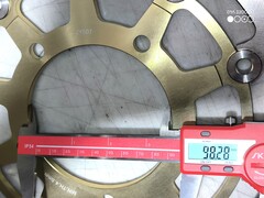Диск тормозной передний лепестковый на Suzuki GSX R 600/750 2006-2007 / GSX R 1000 2005-2008
