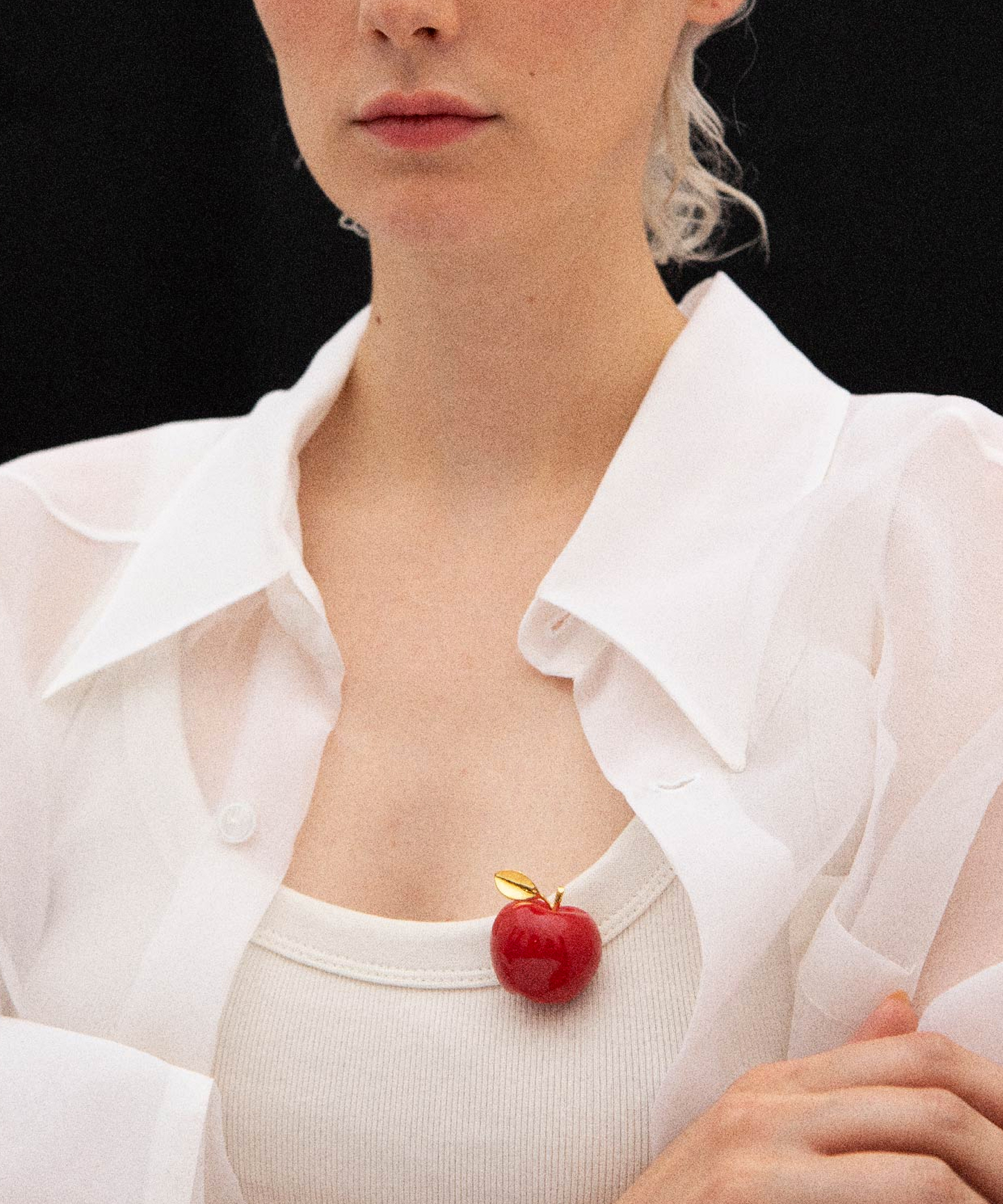 Брошь APPLE RED