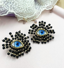 sergi-style-schiaparelli-glaza-s-chernymi-kristallami