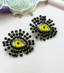 sergi-style-schiaparelli-glaza-s-chernymi-kristallami